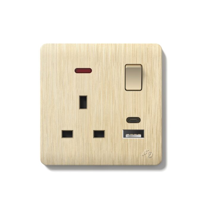 ⁦فيش ١٣ امبير  مع USB و Typ C⁩ - الصورة ⁦5⁩