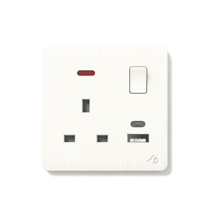 ⁦فيش ١٣ امبير  مع USB و Typ C⁩ - الصورة ⁦3⁩